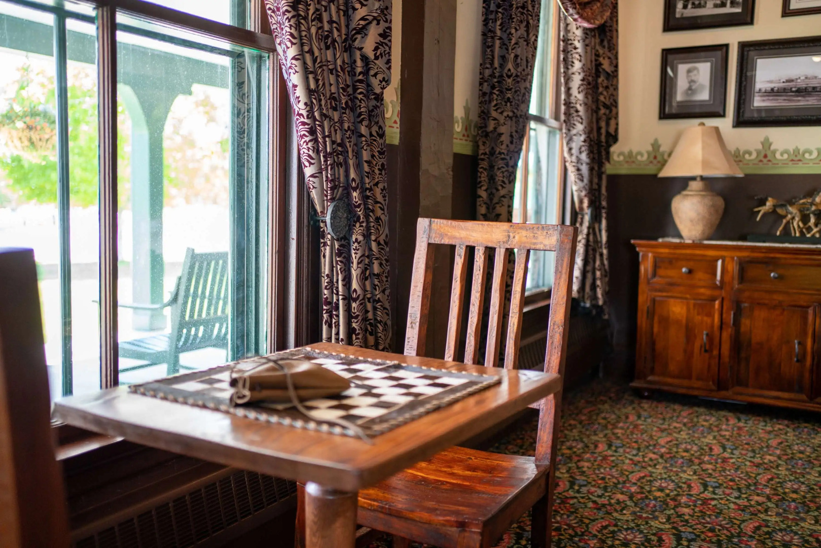 Sheridan Inn, B/W Signature Collection