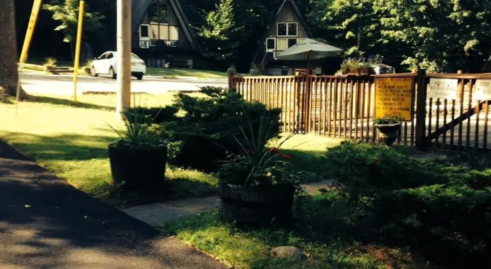 Kathys Resort & Three-Bedroom House - K