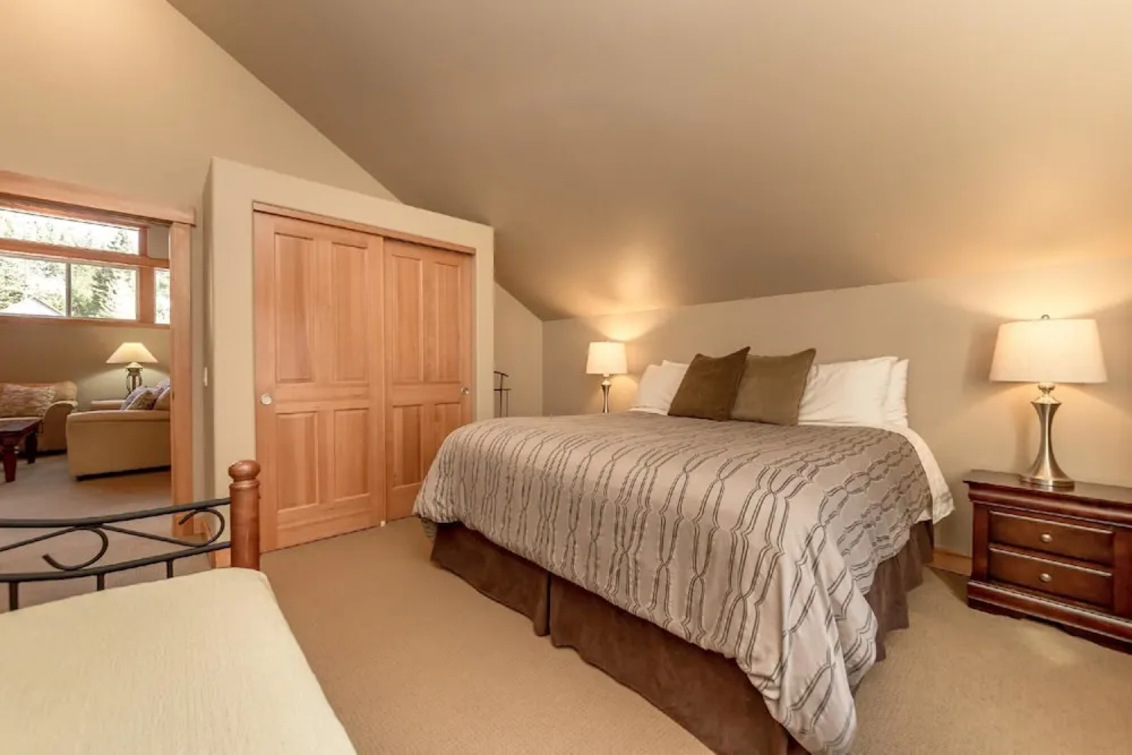 Roslyn Hideaway