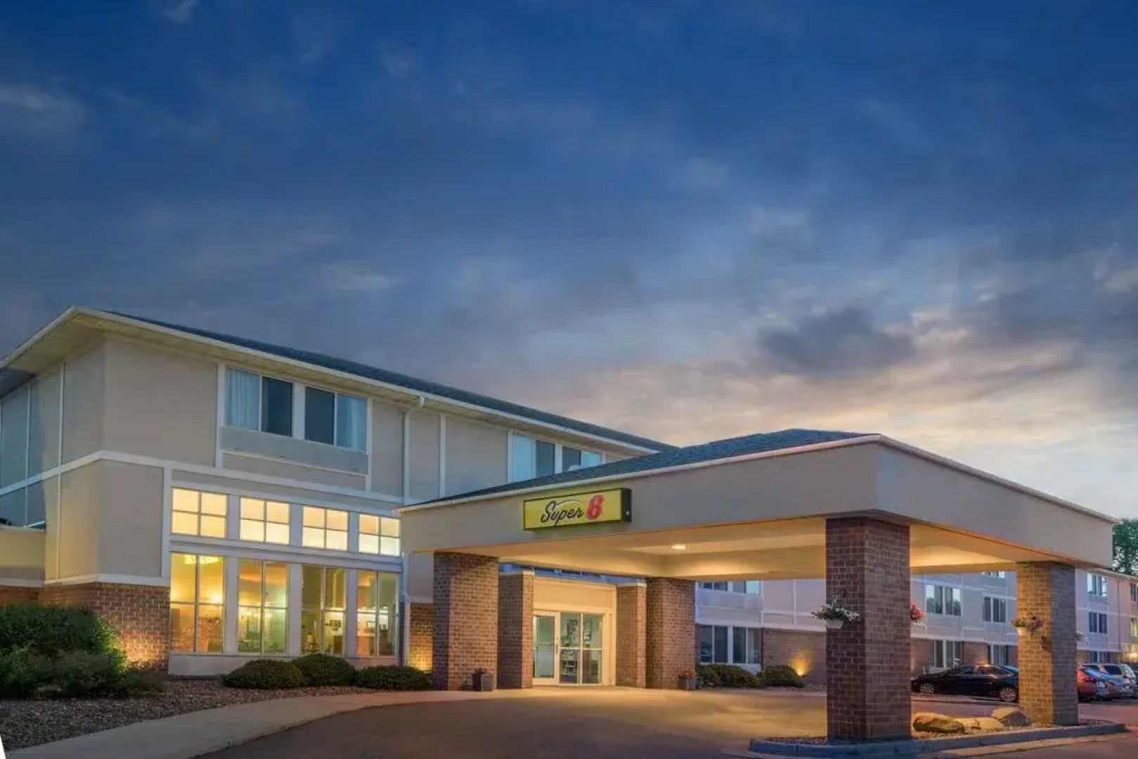 Super 8 Menomonie WI