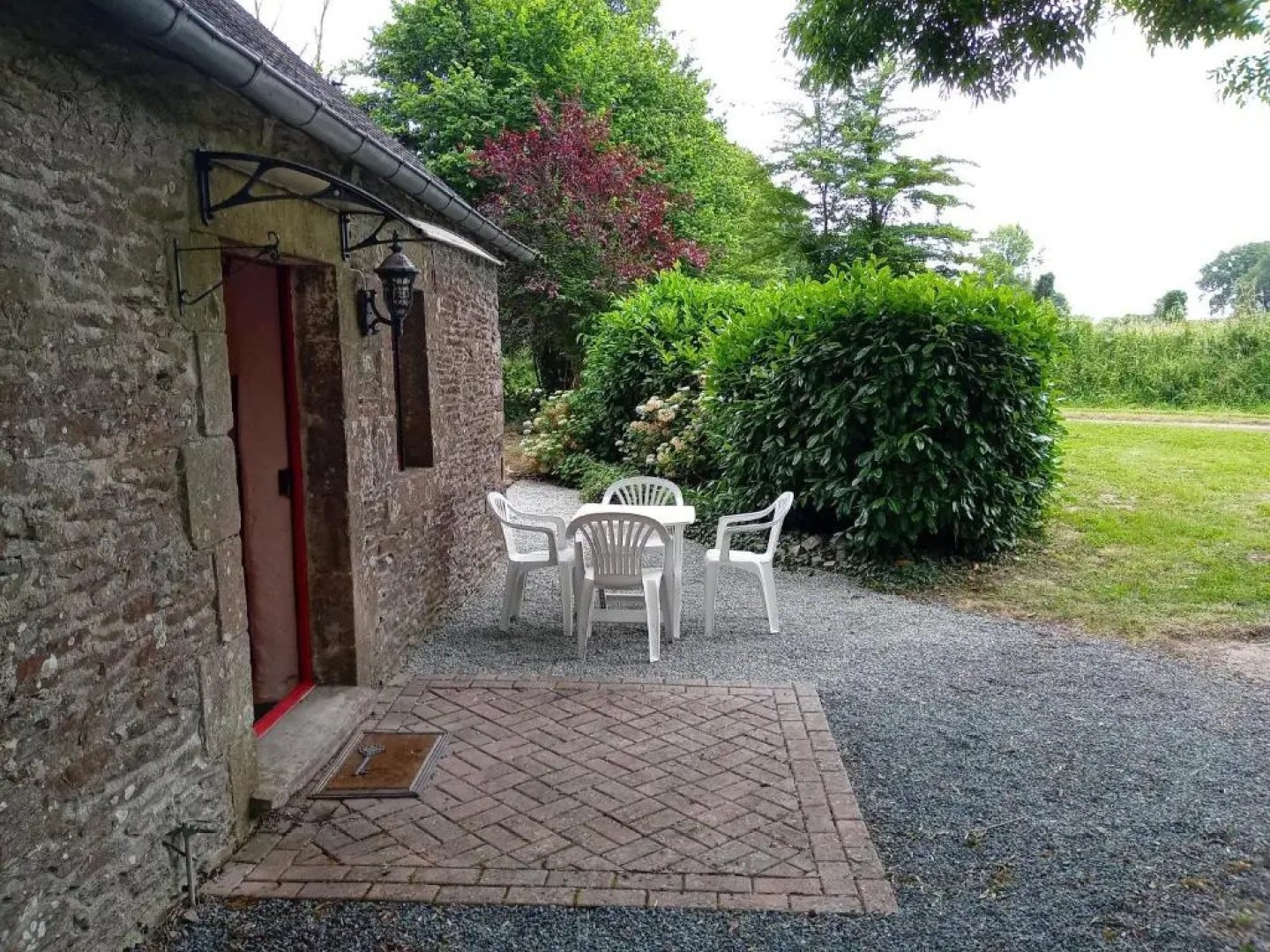 character breton cottage