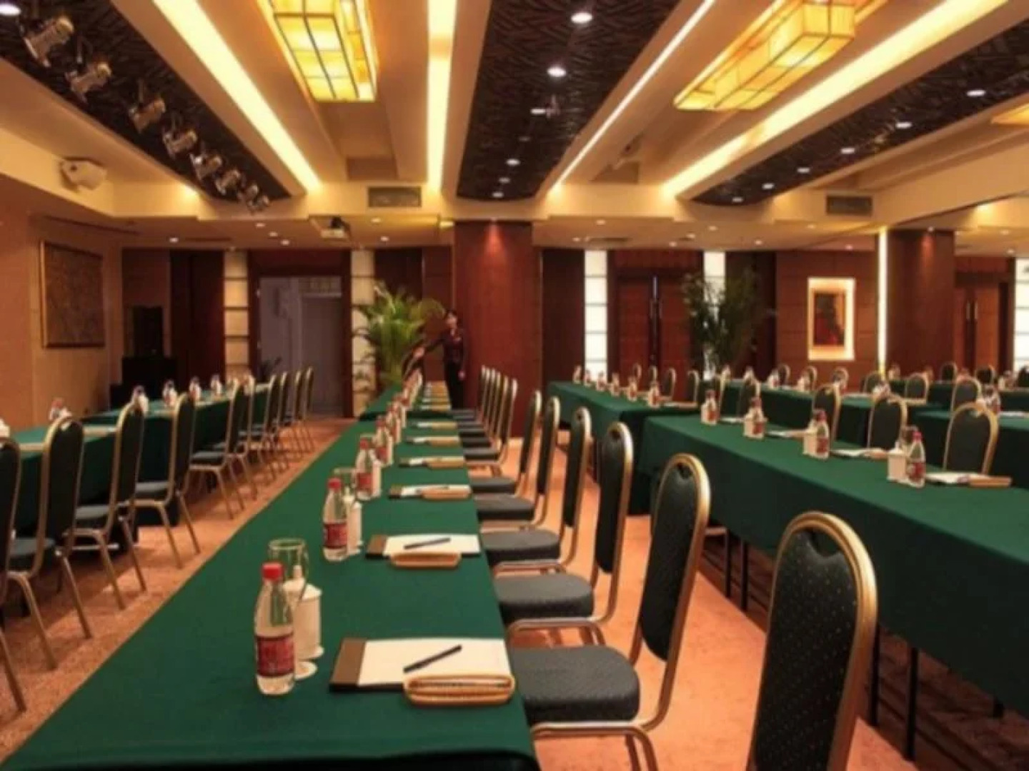 Jinling Danyang Hotel
