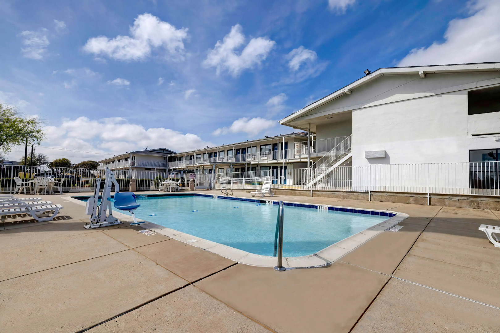 Motel 6 Denton, TX - UNT