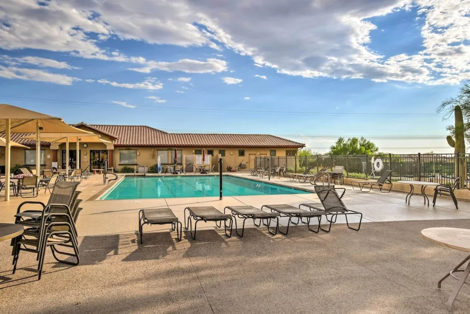 Gold Canyon Getaway w/ Golf + Community Perks