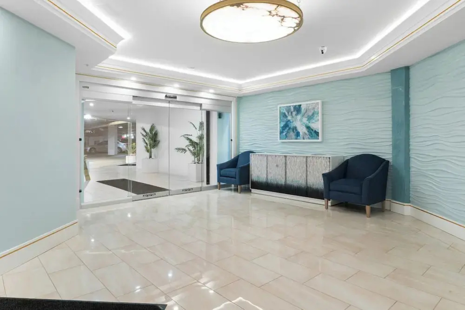 Harbor Suites at Harborwalk Village