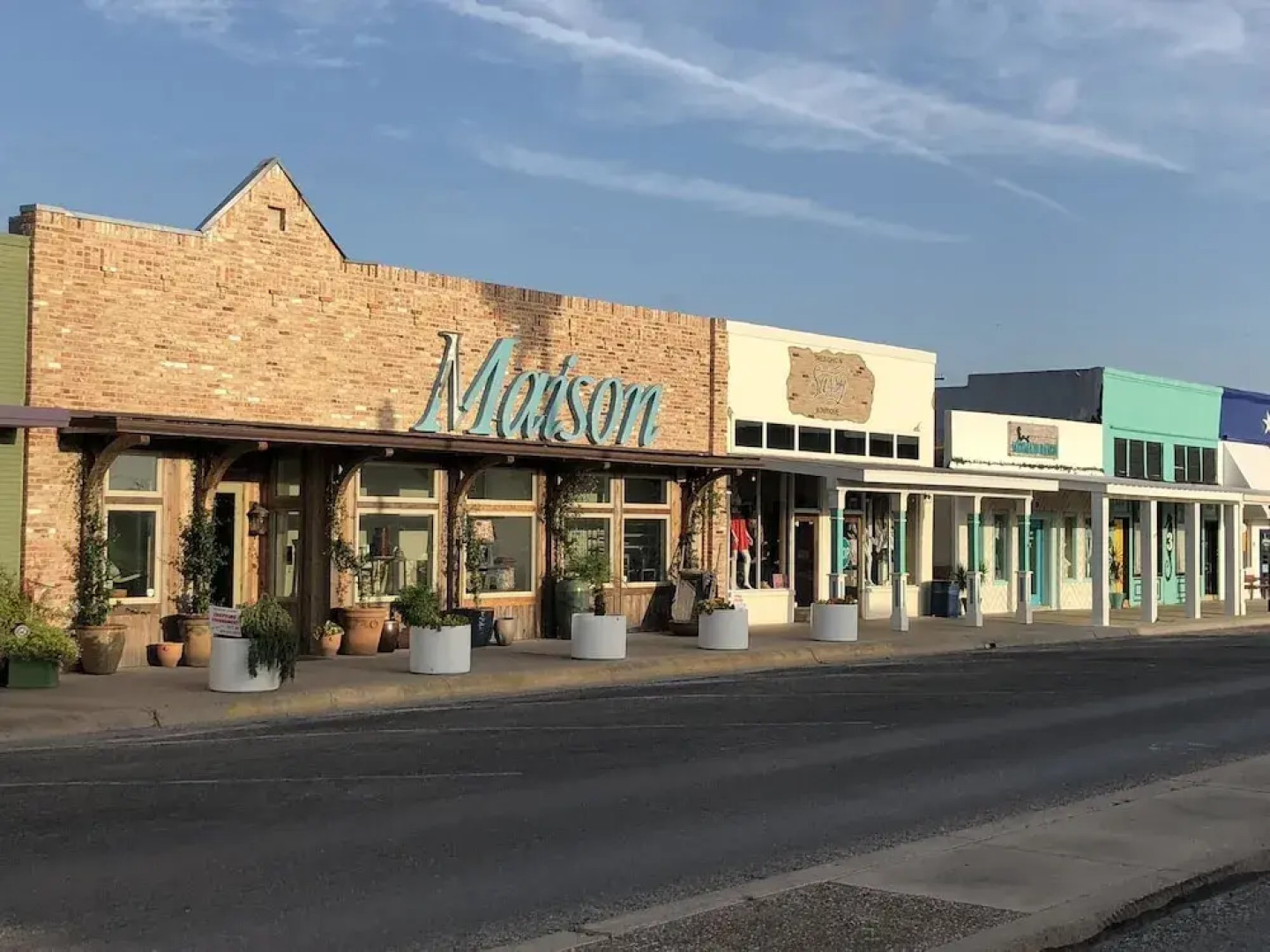 Family Friendly, Beautiful Home for Fishing in Style