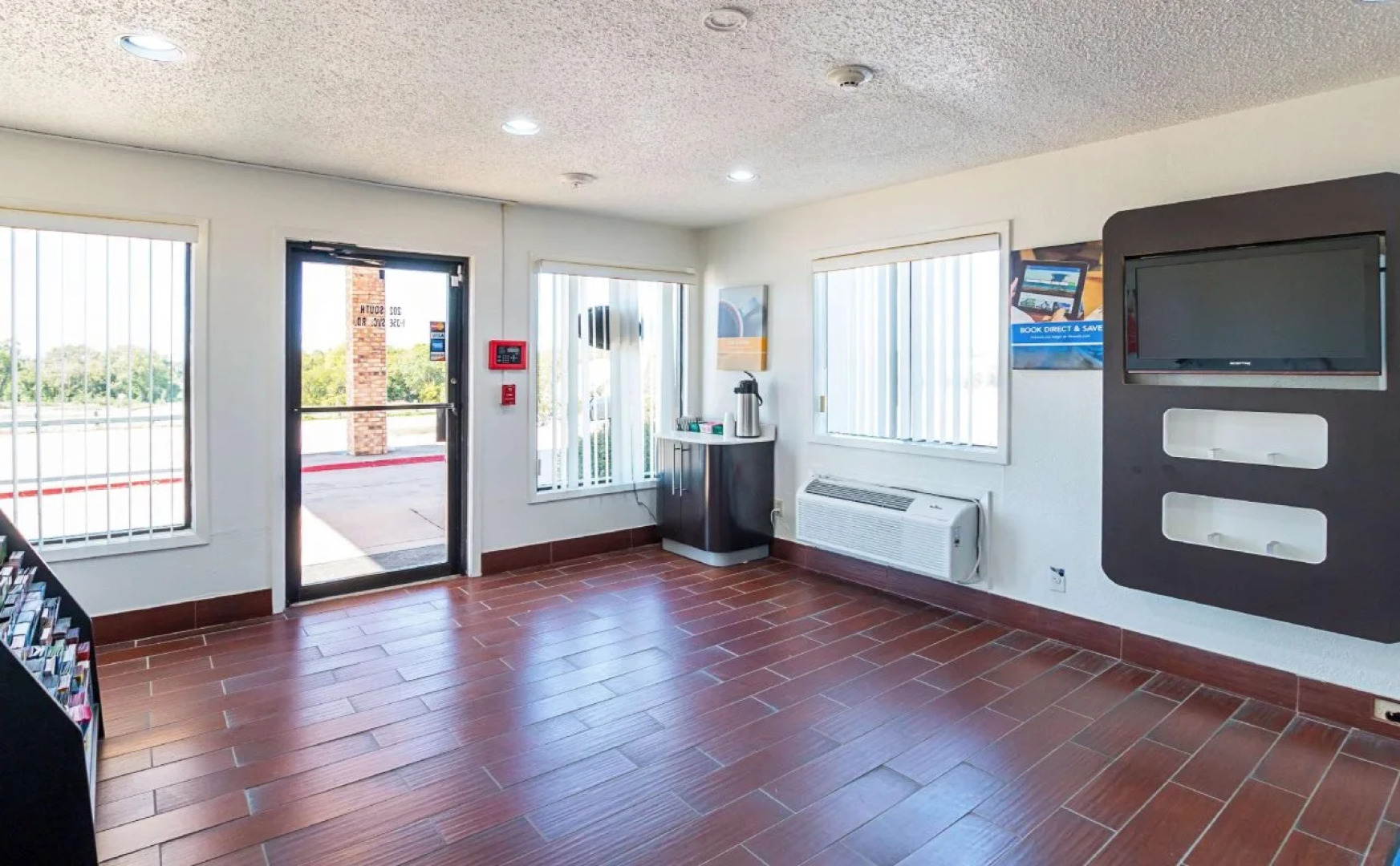 Motel 6 Red Oak, TX - Dallas