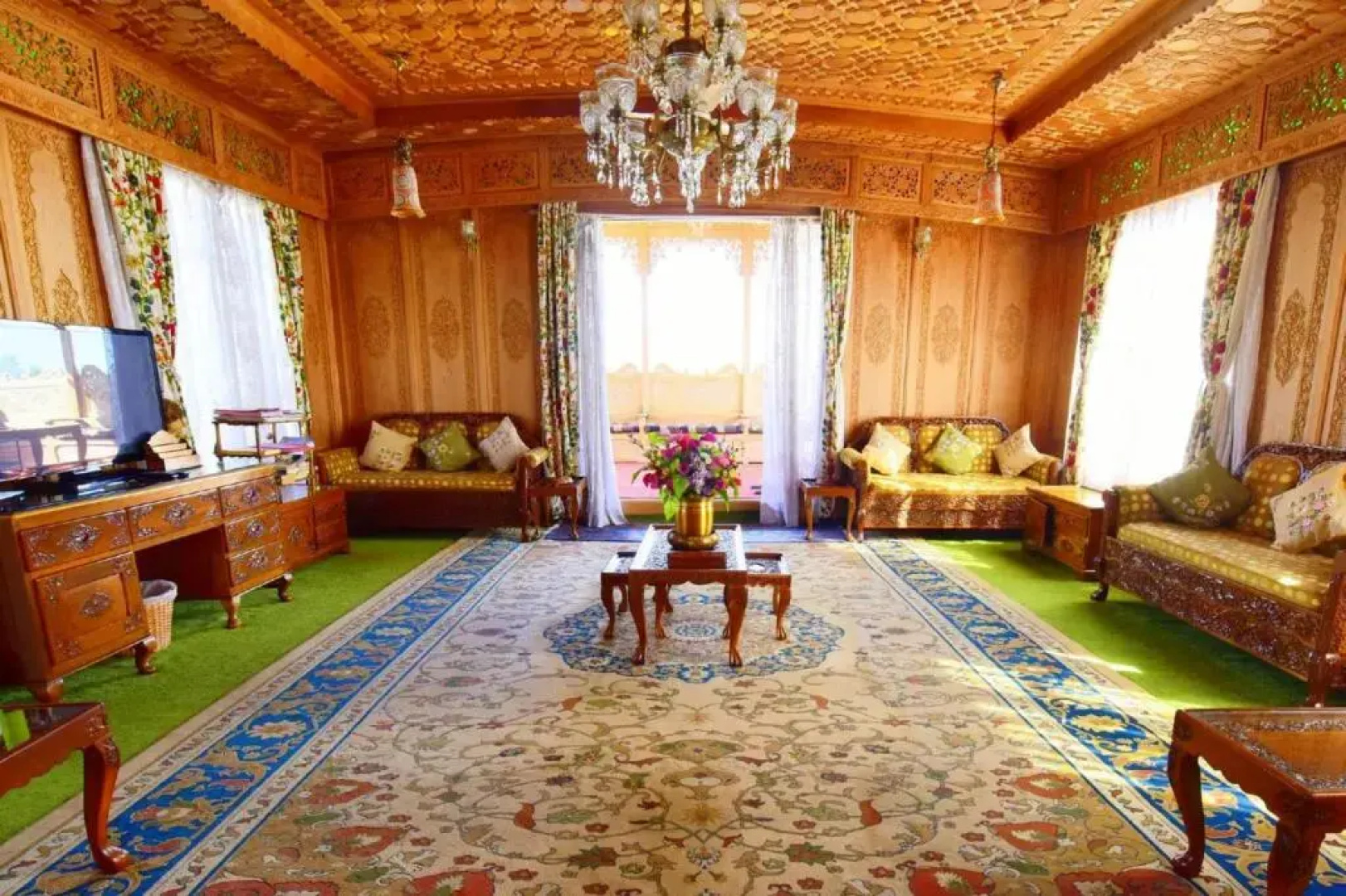 R. I. E. Heritage Group of  Houseboats Srinagar