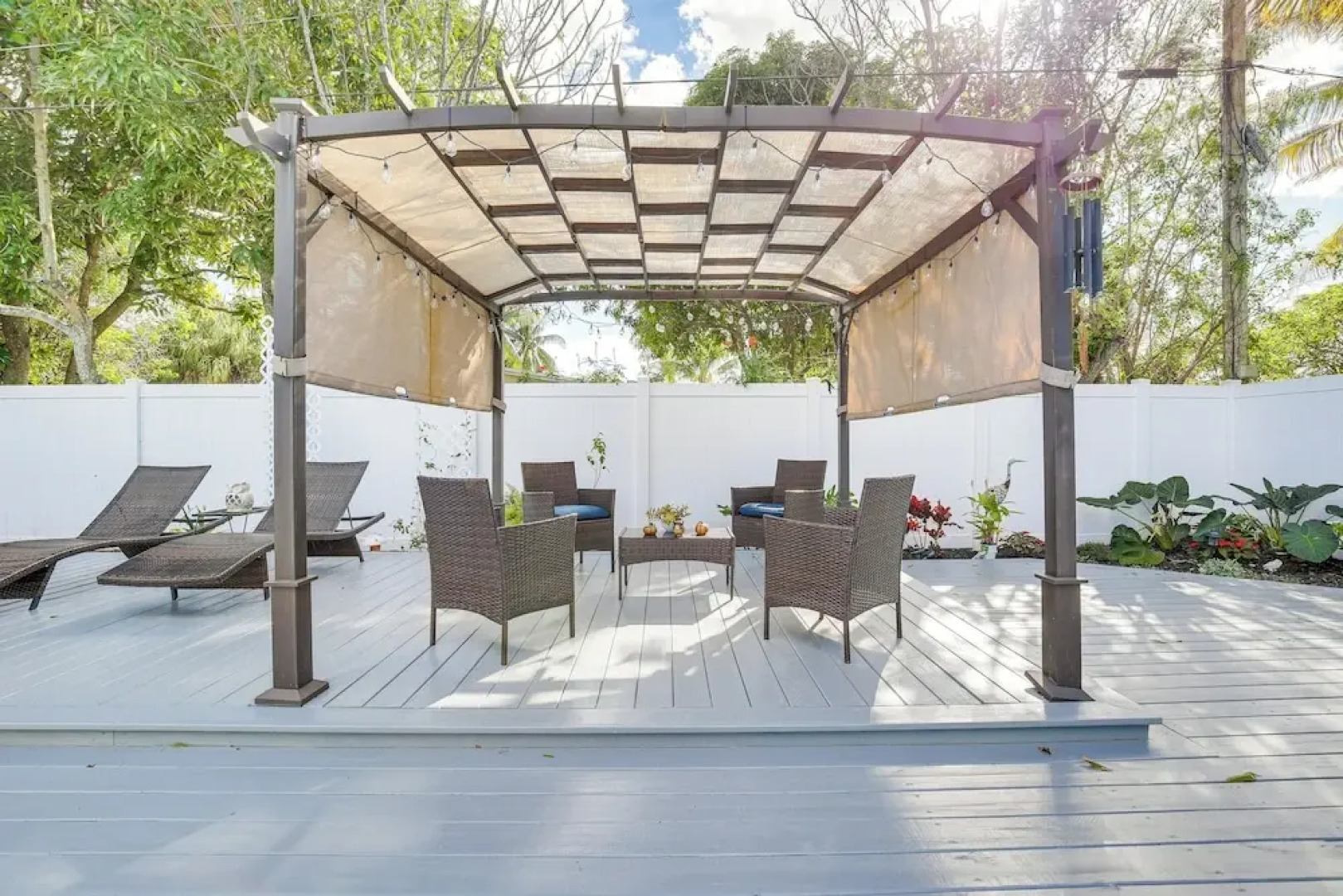 Sun-soaked Home w/ Pool in Lauderdale Lakes!