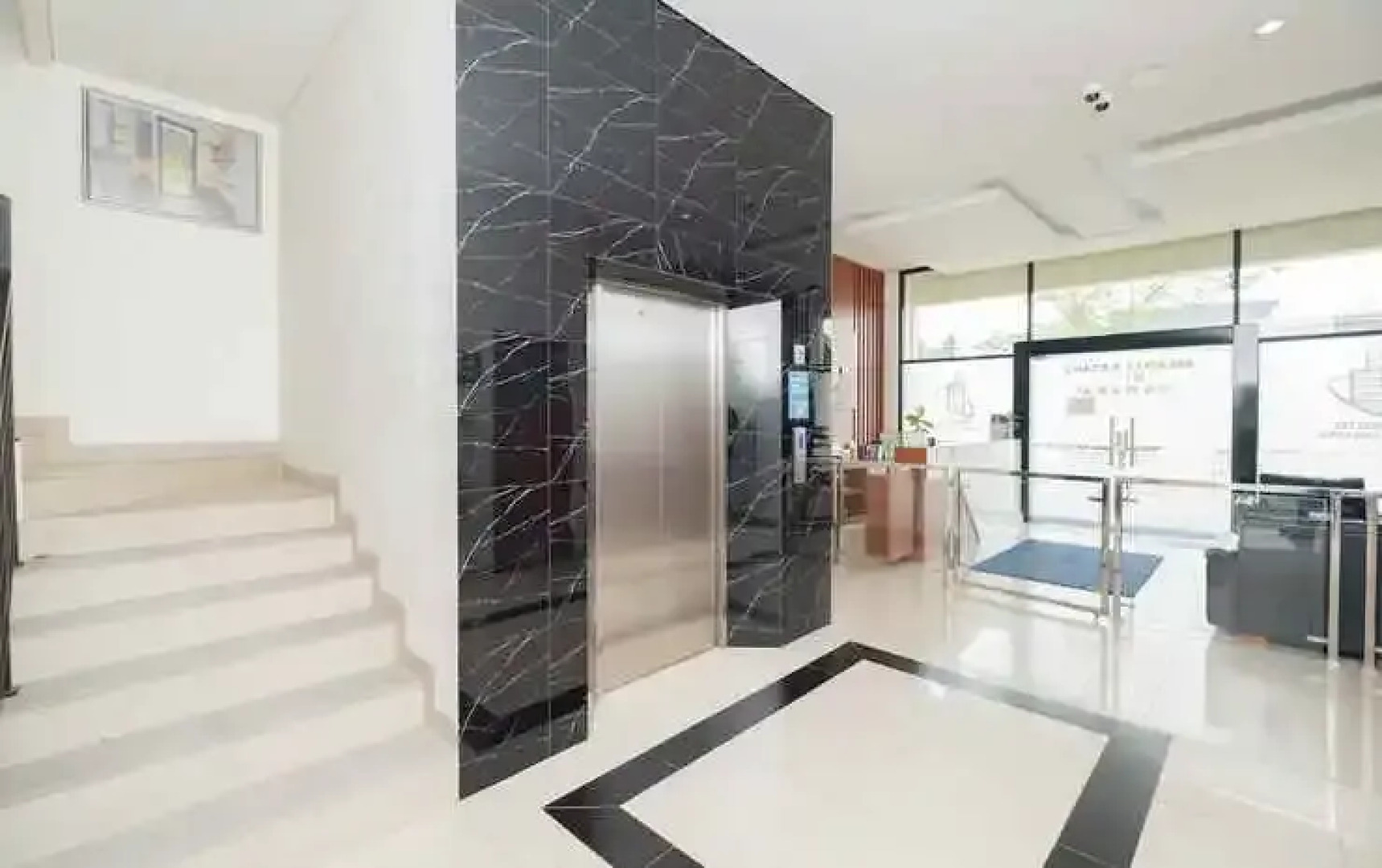 RedLiving Syariah Apartemen MKostel - Tower A1 Kencana Loka