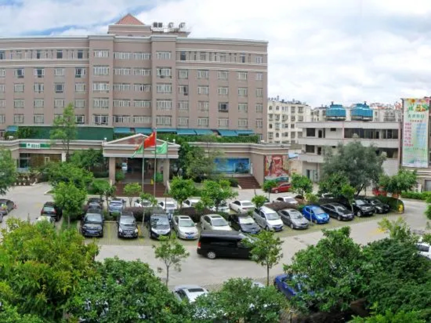 Spring City Garden Hotel (Yingbin Building)