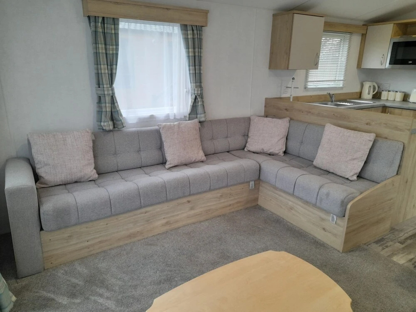 12A Beautiful Lodge Home For Hire 2 Bedrooms