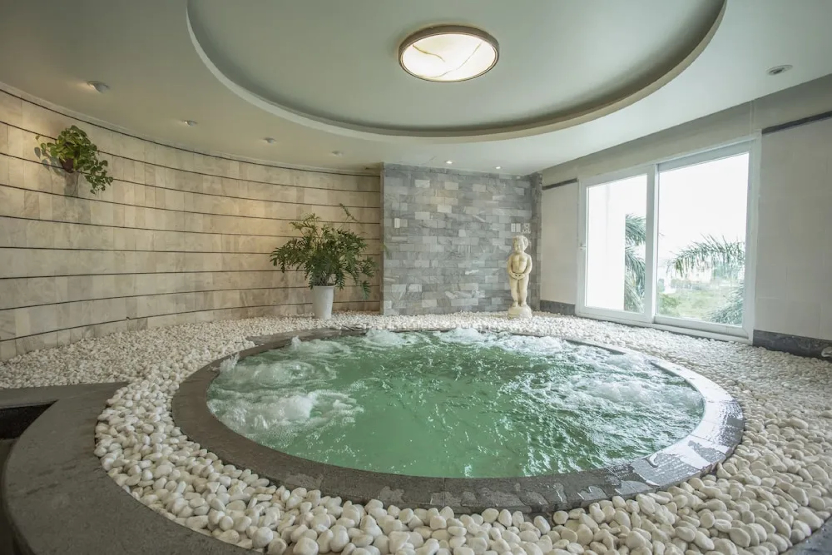 Pearl River Hotel