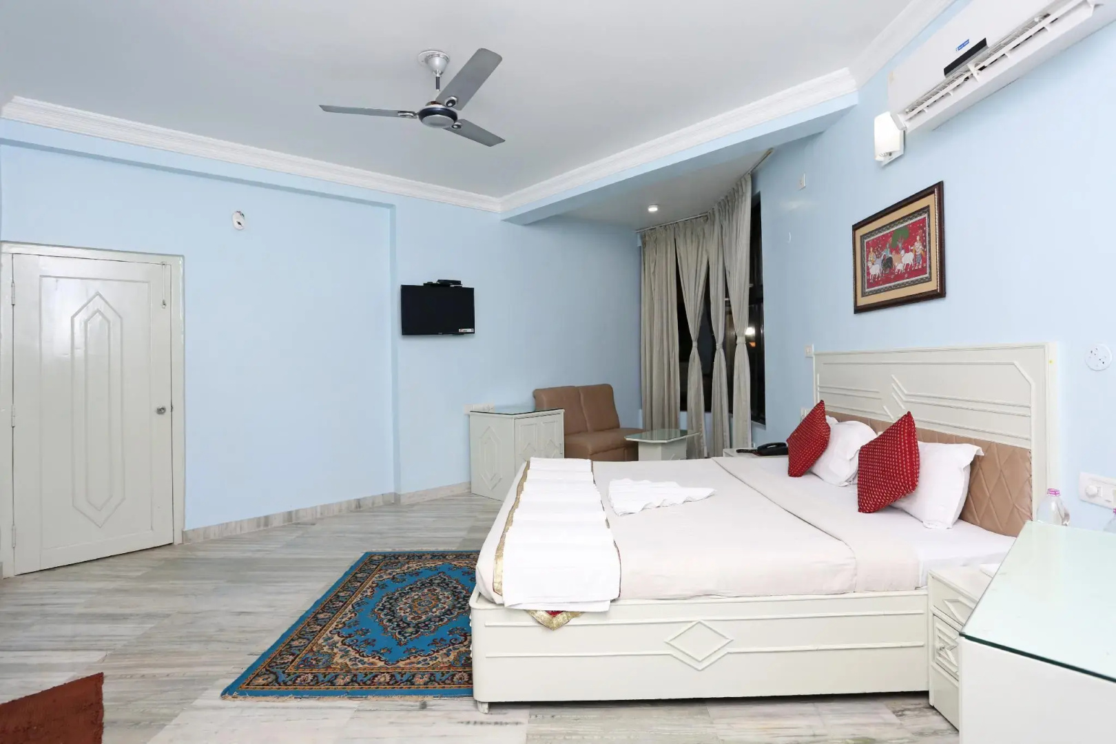 Hotel Niladri Premium