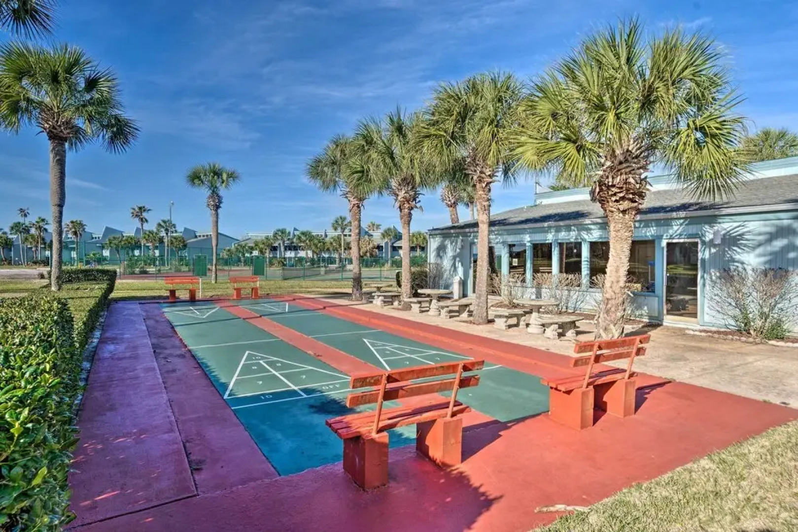 PCB Escape w/ Pool & Beach Access, Beach Chairs!