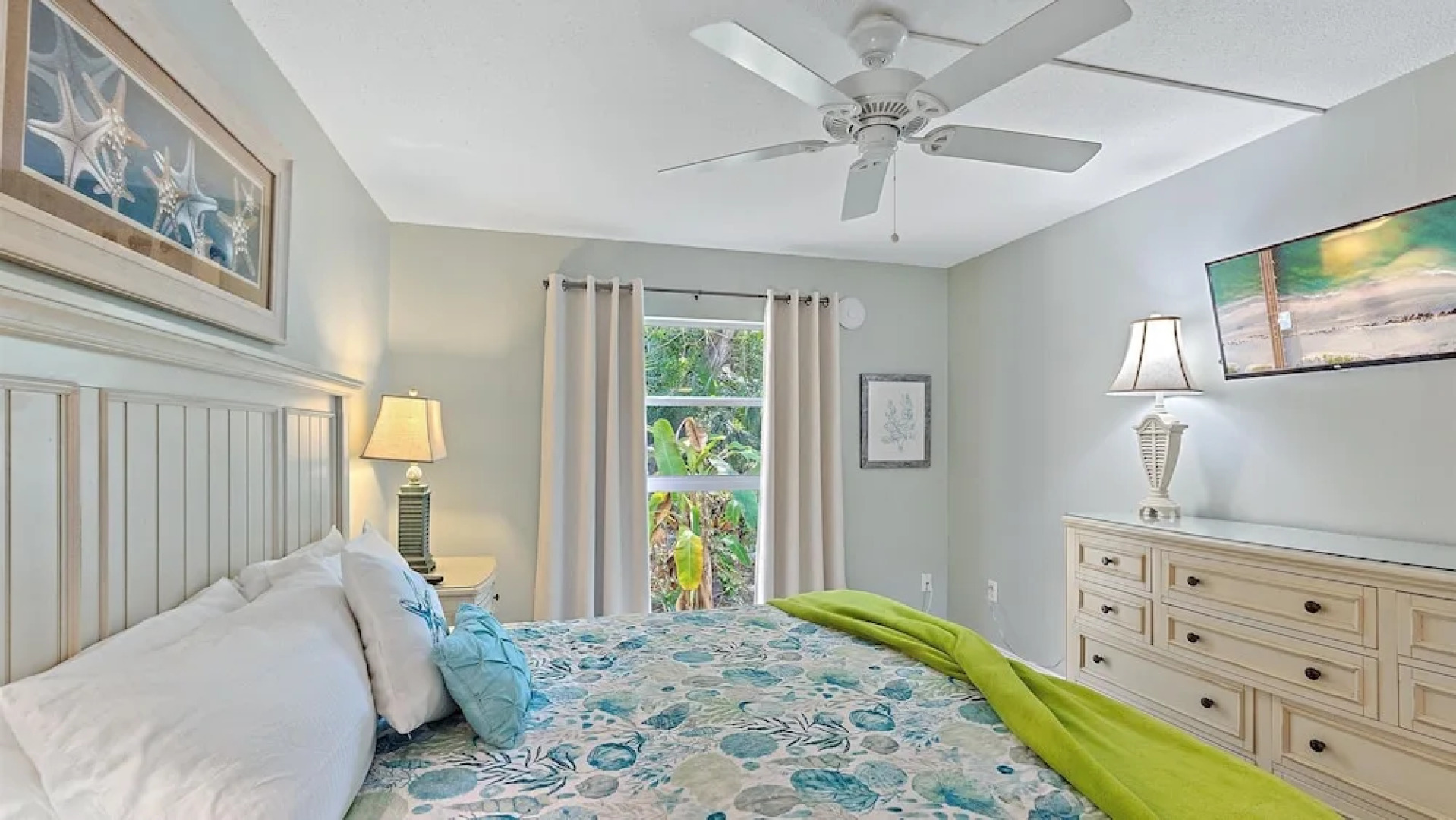 Pura Vida Two 2 Bedroom Condo by RedAwning