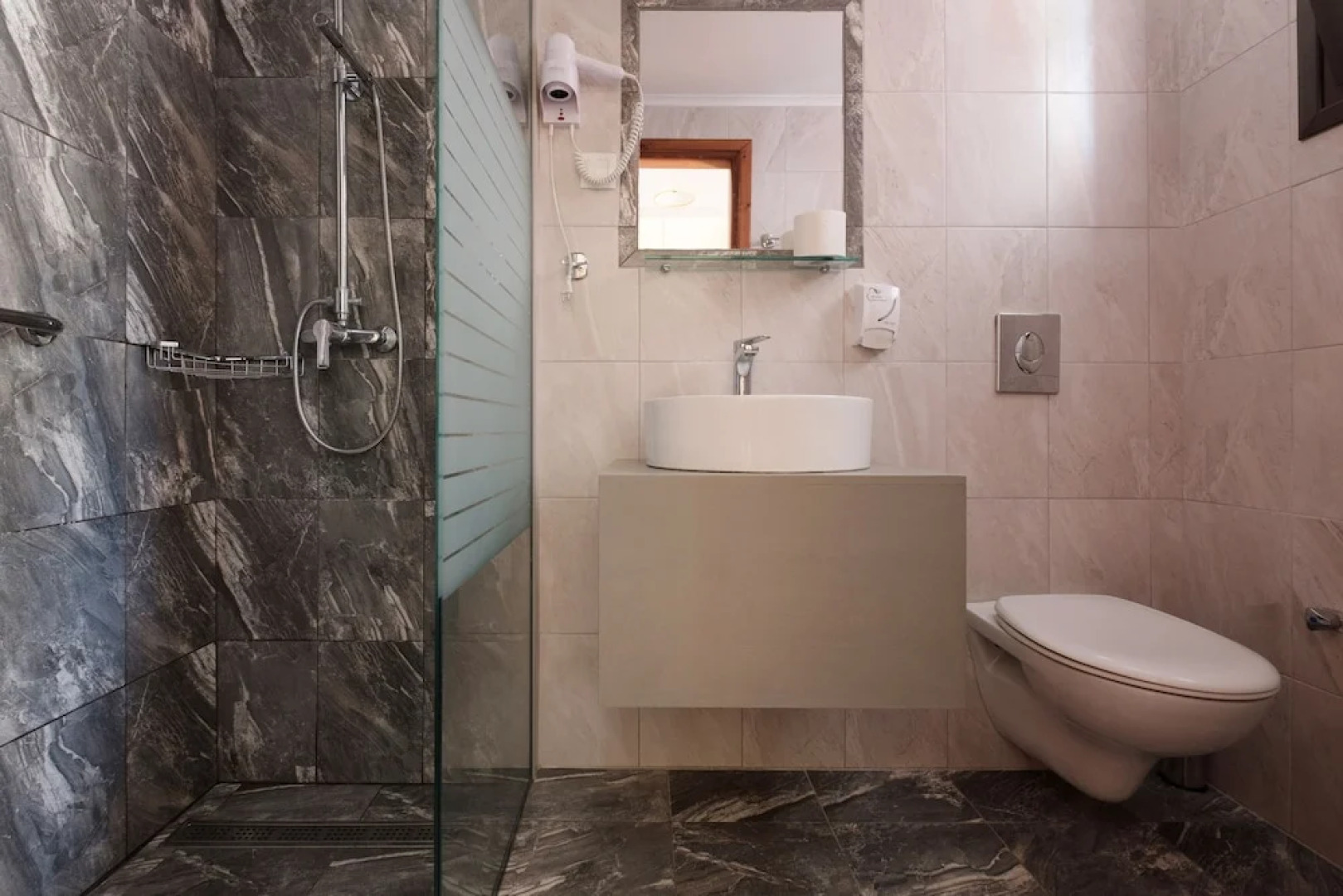 Canal d'Amour Makris Apartments