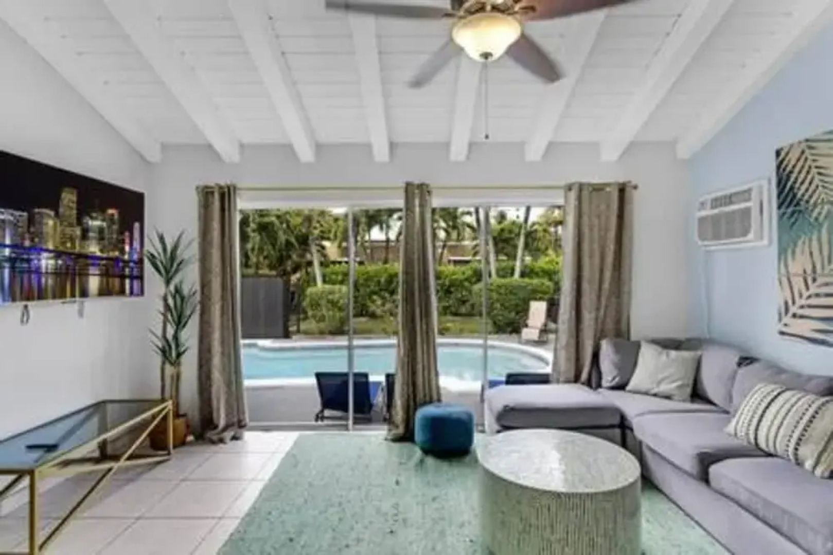 437 NE 107th Pool Hot Tub Patio 5 Bedrooms 3 Baths Parking