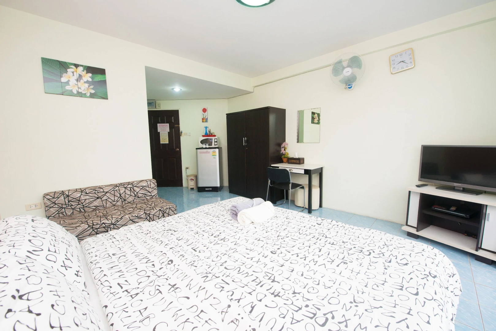 Pattaya Holiday Lodge