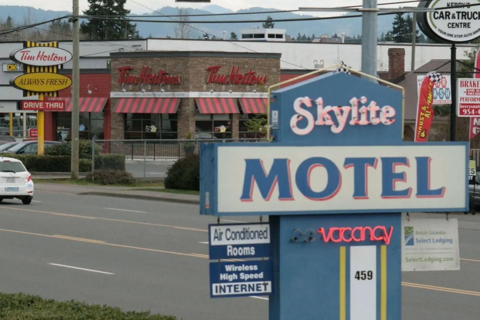 Skylite Motel