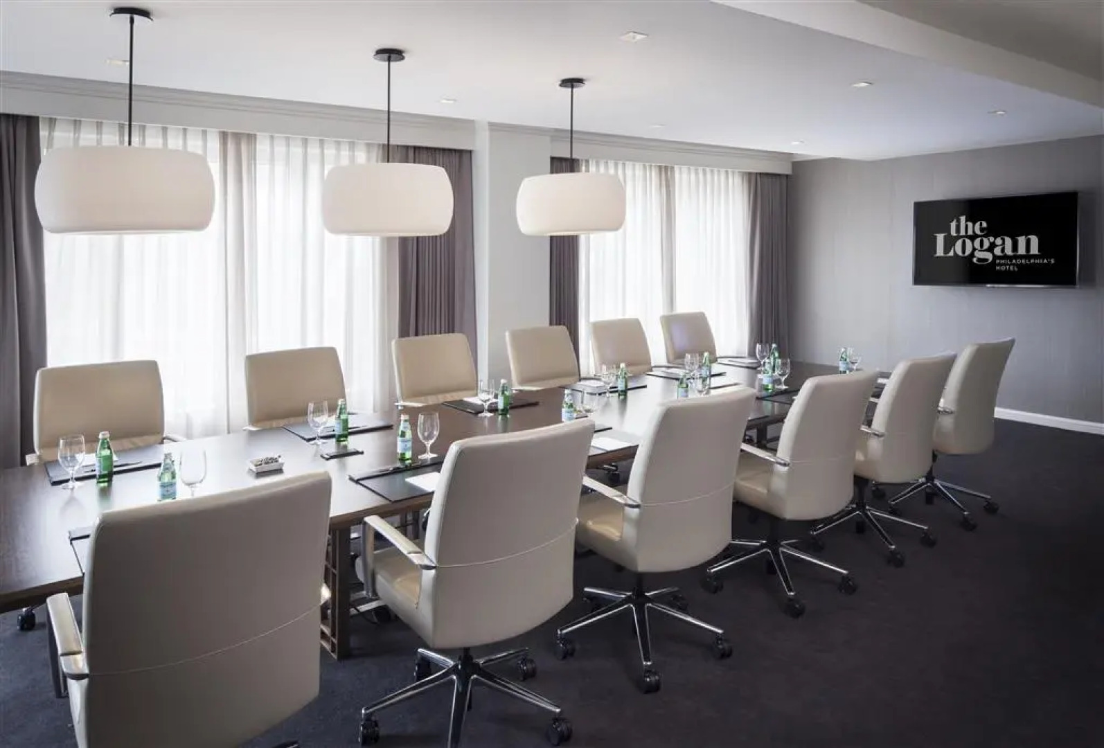 The Logan Philadelphia, Curio Collection by Hilton