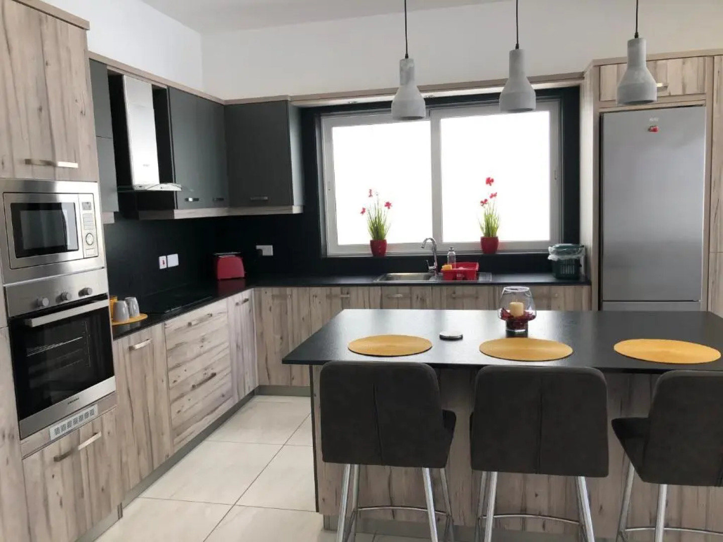 Penthouse in Marsaxlokk with panoramic views: 3 bedrooms, 2 baths