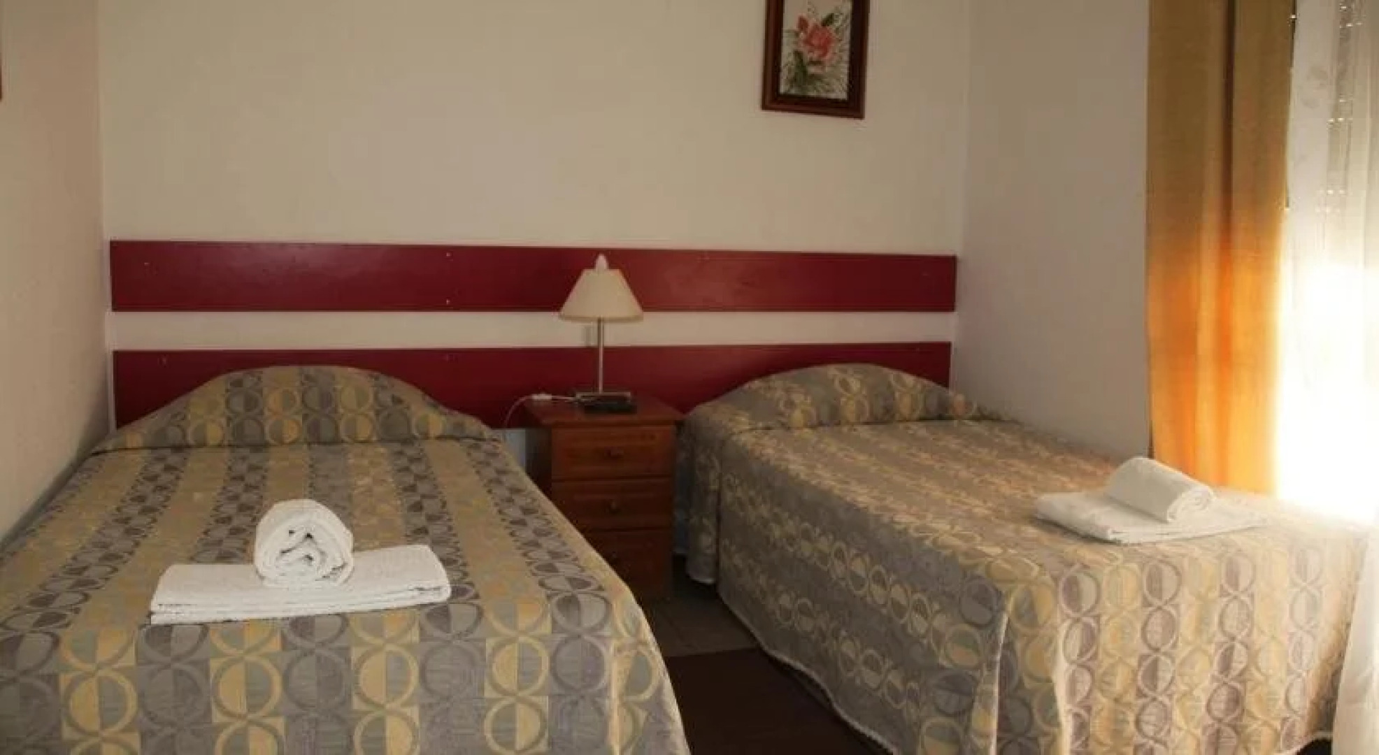 E-Nove Lounge Hostel Caffe