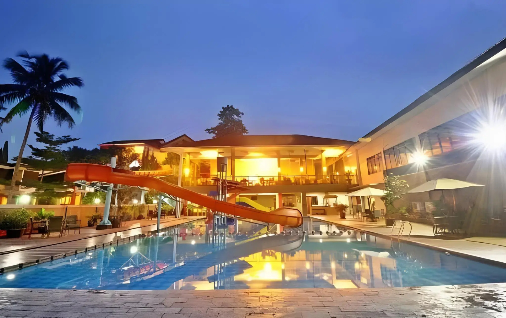 Grand Ussu Hotel & Convention