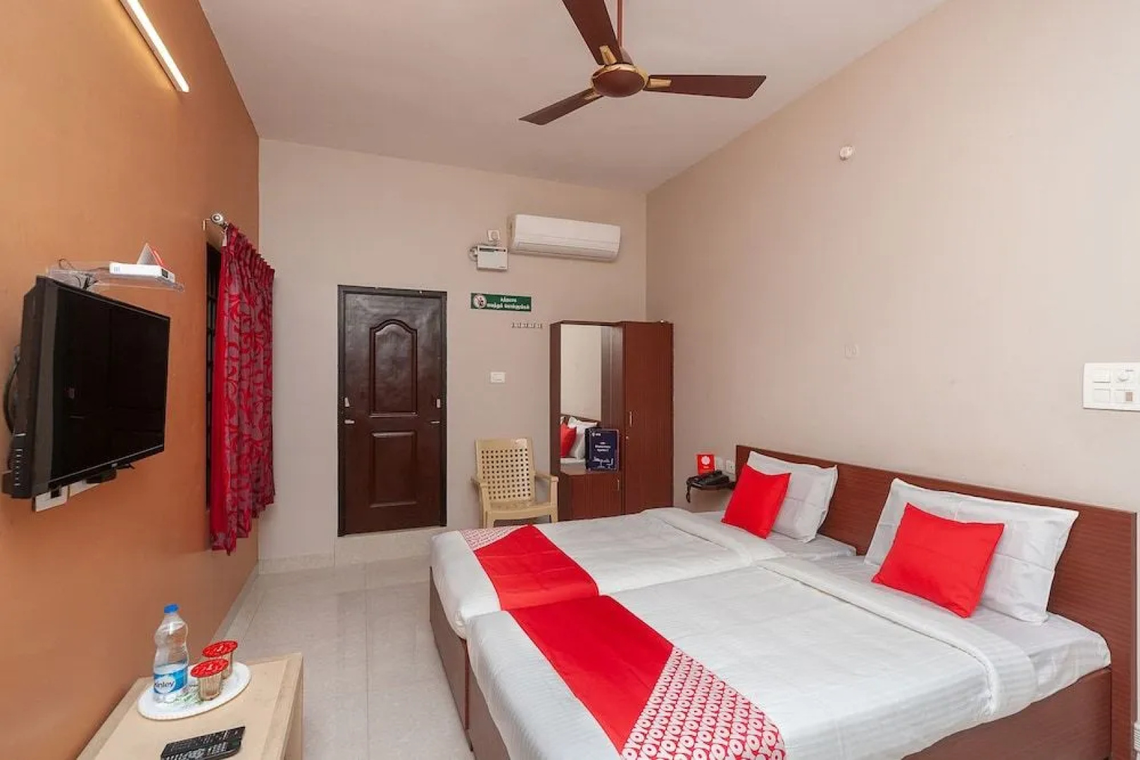 Oyo 29278 Sri Laya Guest House