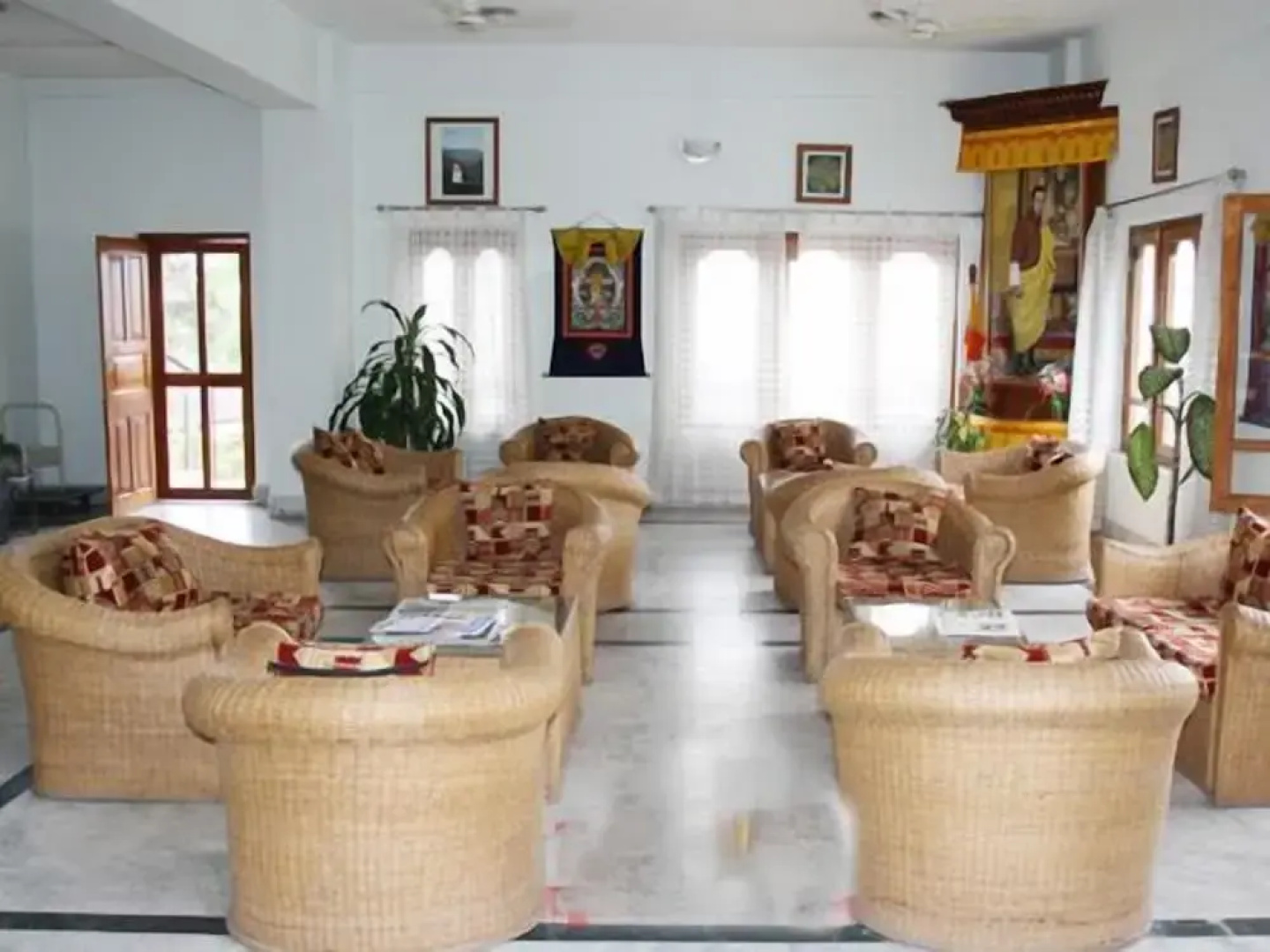 lhaki Hotel