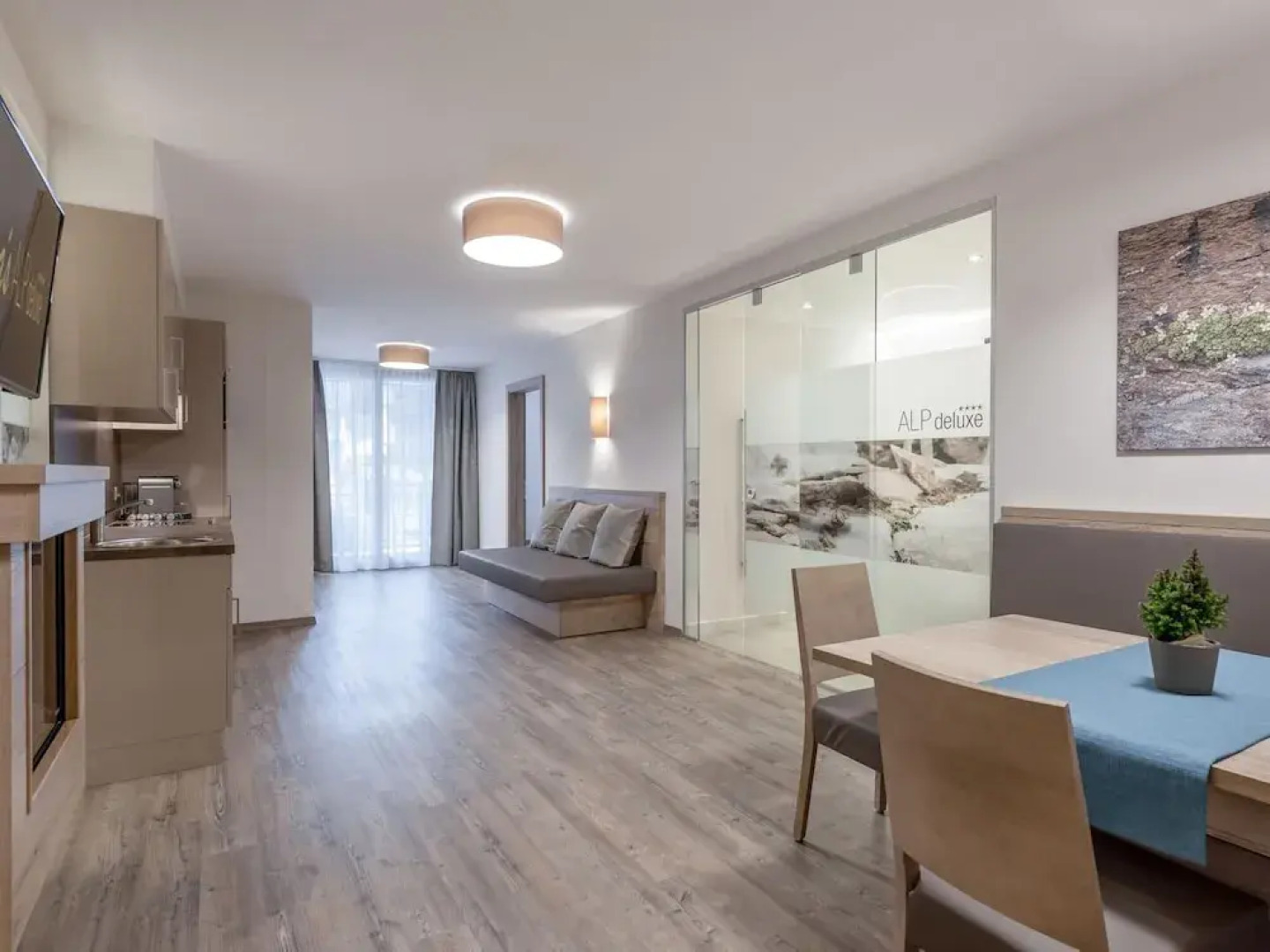 Regina’s Alp Deluxe