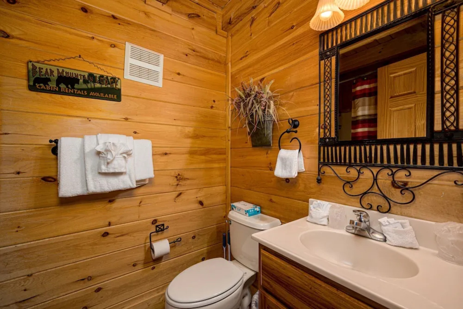 MooseBehaving - Two Bedroom Cabin