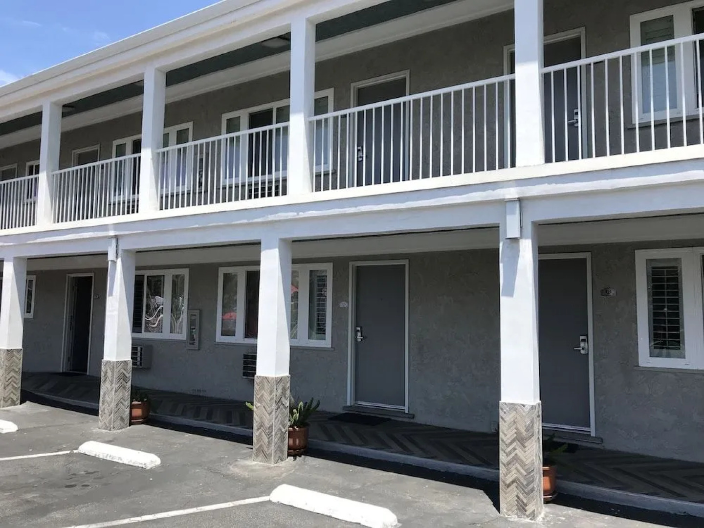 Hi View Inn & Suites