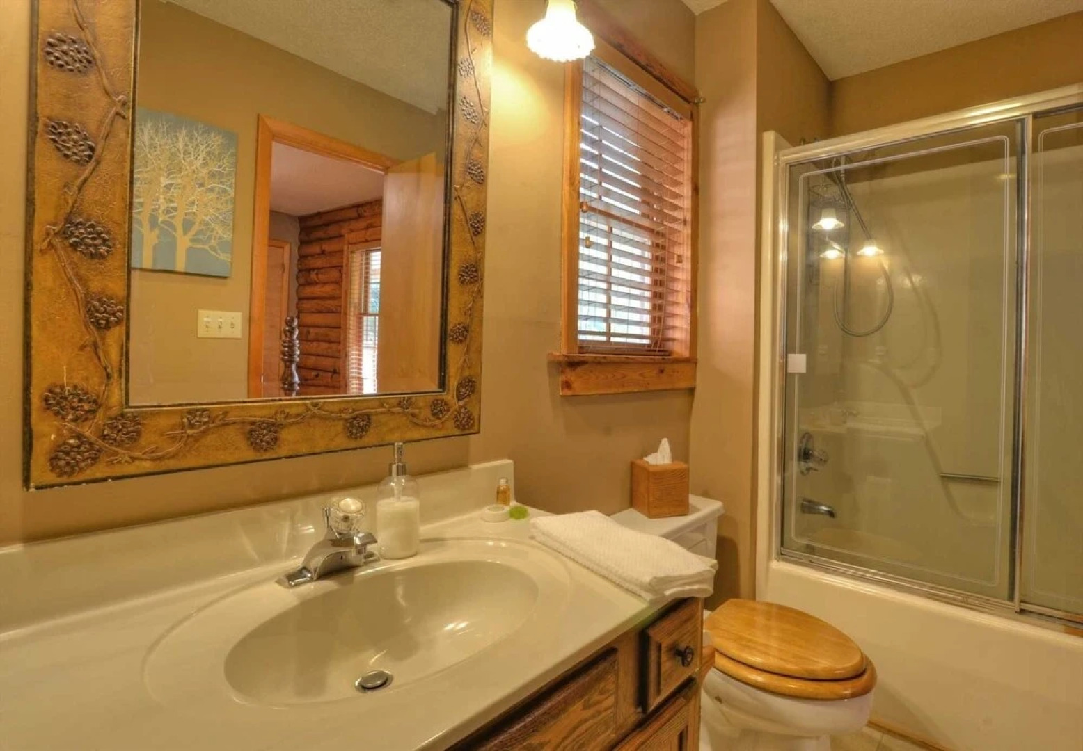 Rippling Waters Lodge 3 Bedroom Cabin by RedAwning