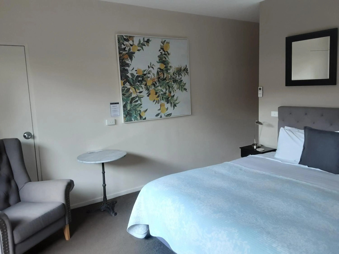 Adelphi Apartment 2- Poolside or Apartment 2A- King Studio