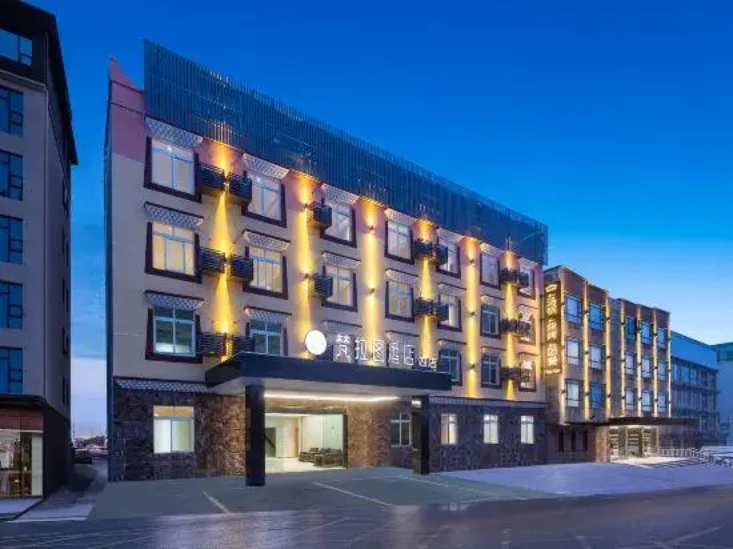 VALATOMS Hotel (Siguniang Mountain Scenic Area Branch 4)