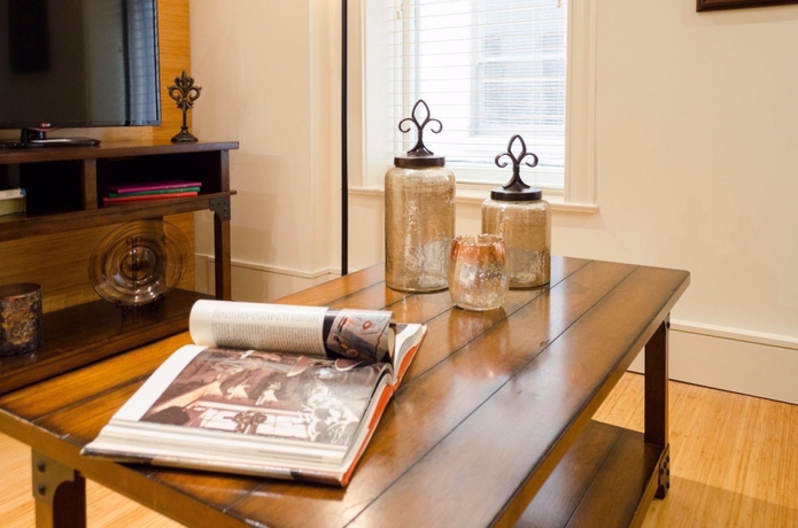 Common Street Apartment by Stay Alfred