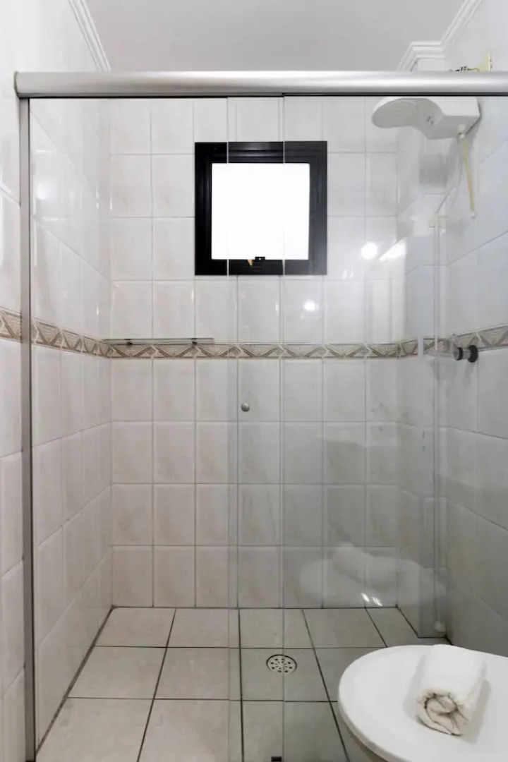 Apto com Excelente Localiza o a 50m da Praia