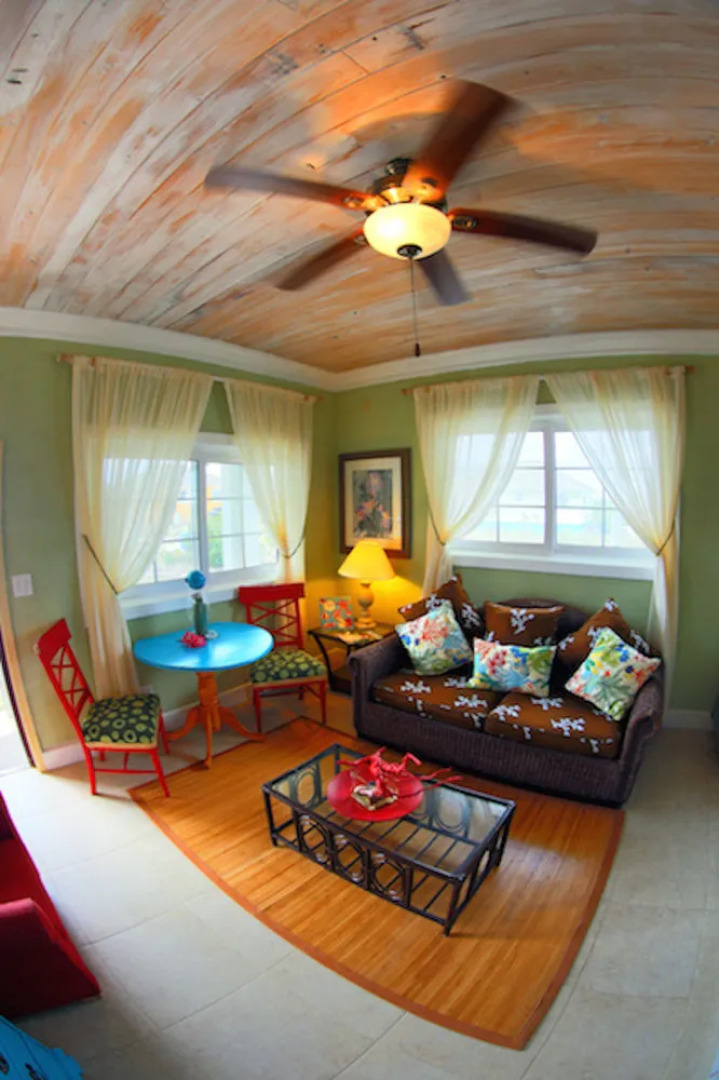 Rollezz Villas Beach Resort