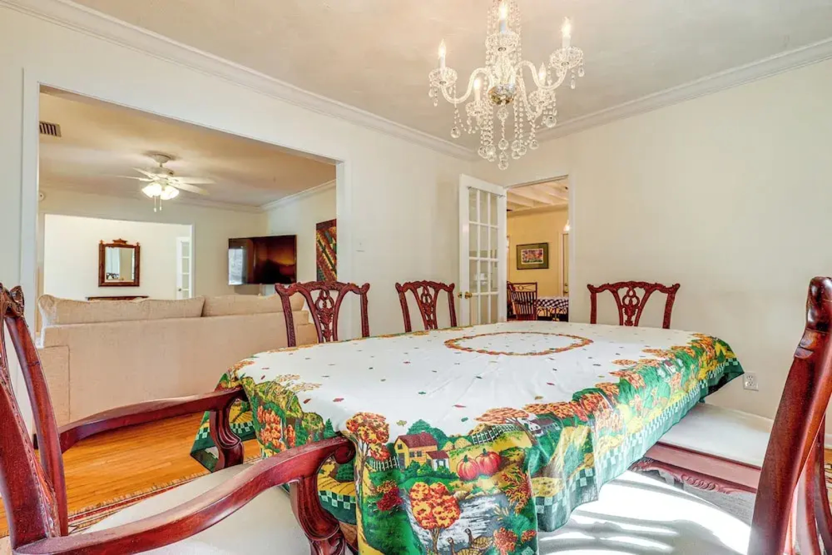 2 Mi to Fairhope Pier: Home w/ Large Yard!