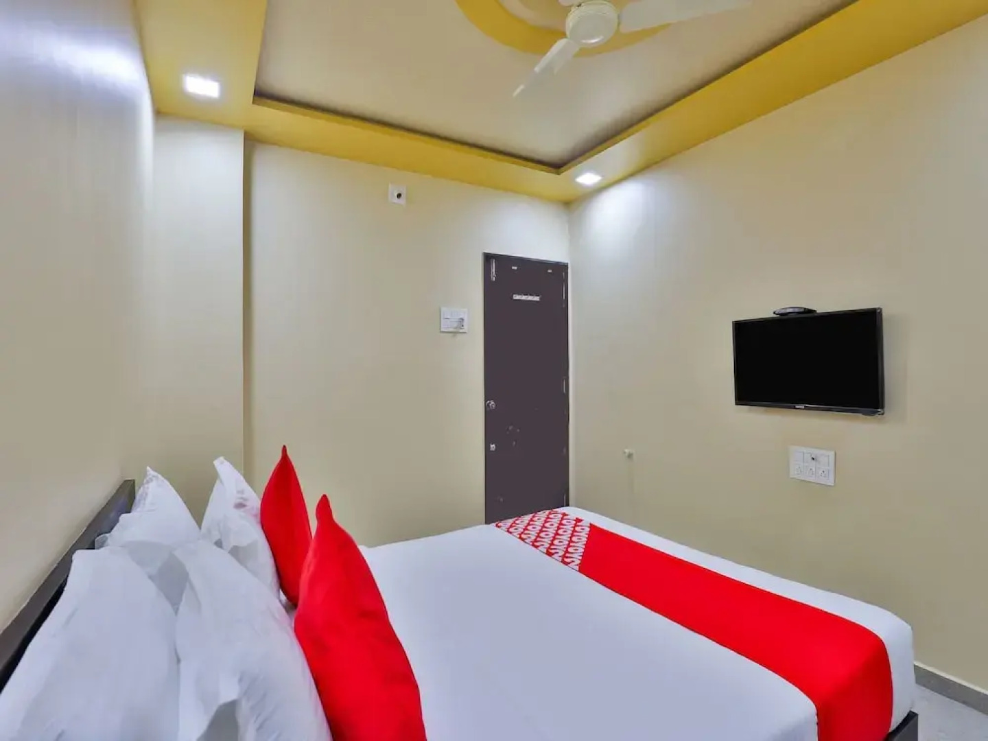 Oyo 17339 Hotel Daksh Somnath