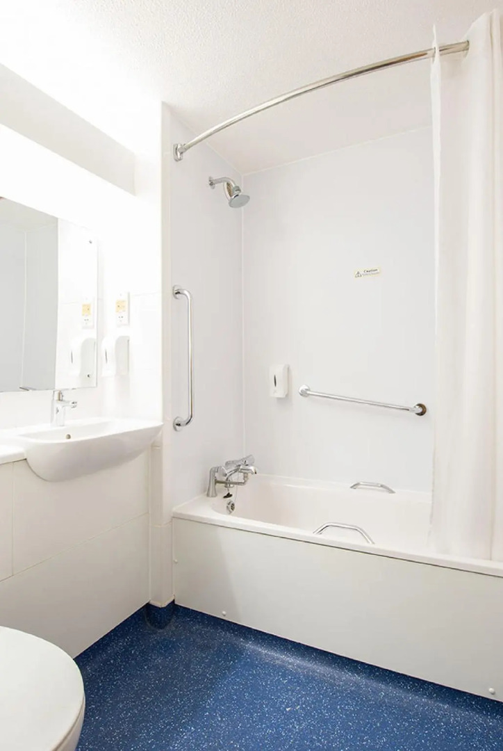 Travelodge Bristol Severn View M48