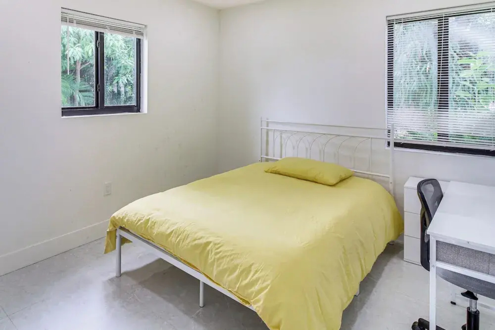 5 Mi to Beach: Group Getaway w/ Yard in Miami