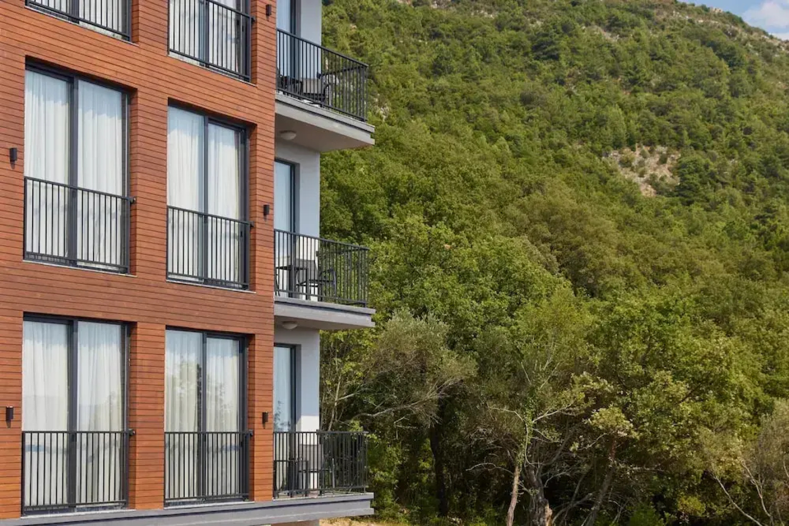 Bayview Hills Luxury Residences