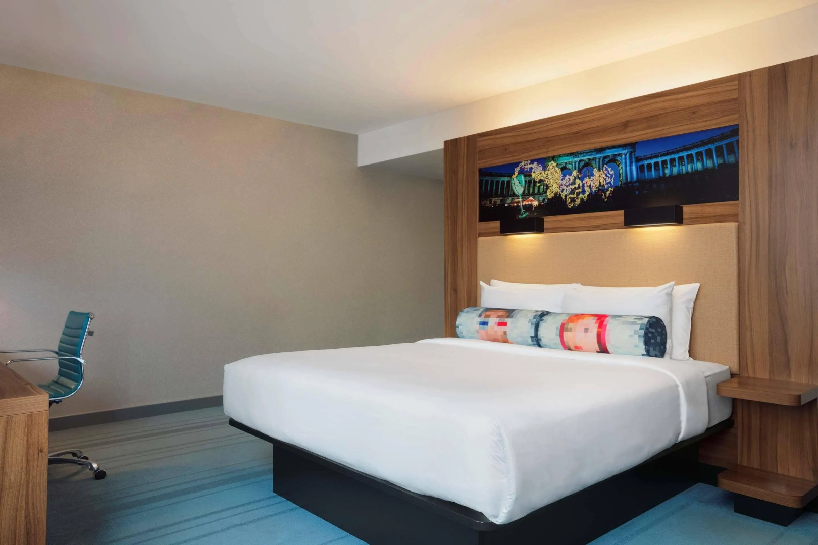 Отель Aloft Brussels Schuman