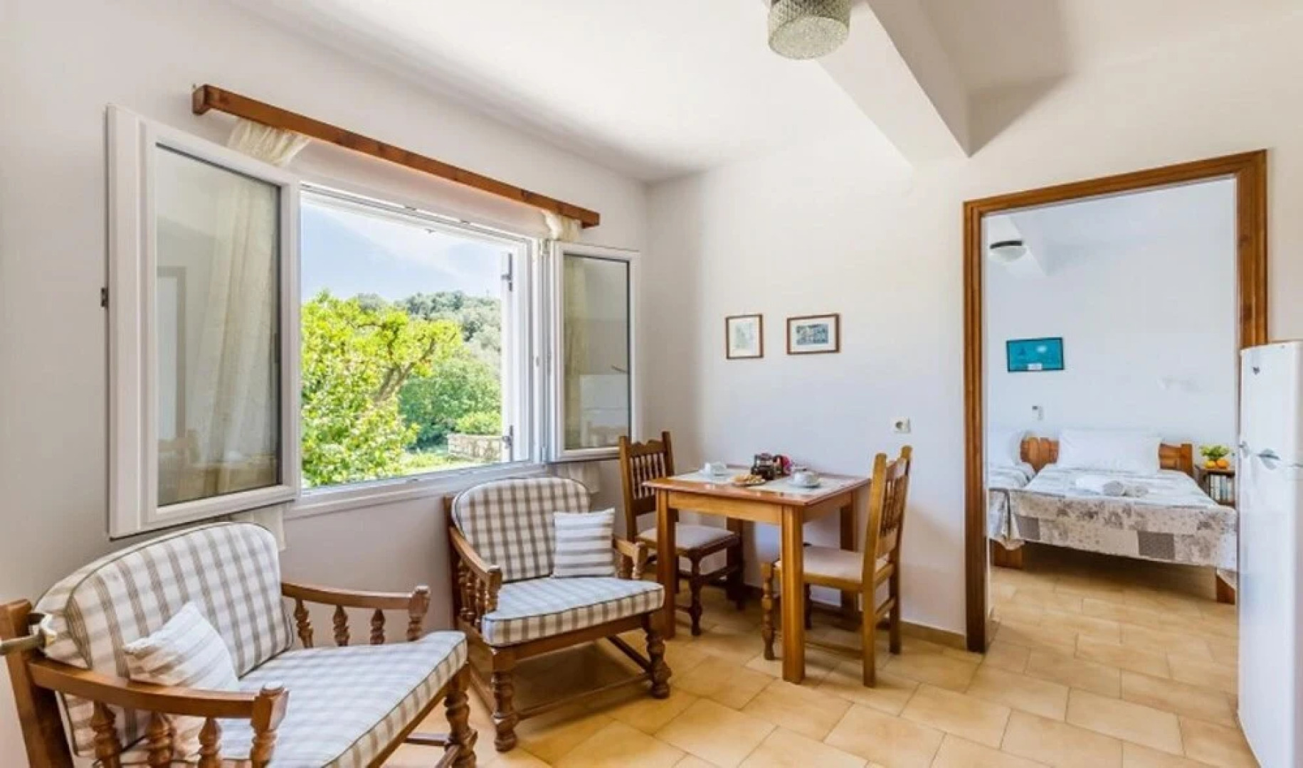 Spiros Walk to Beach Sea Views A C Wifi Car Not Required - 3427