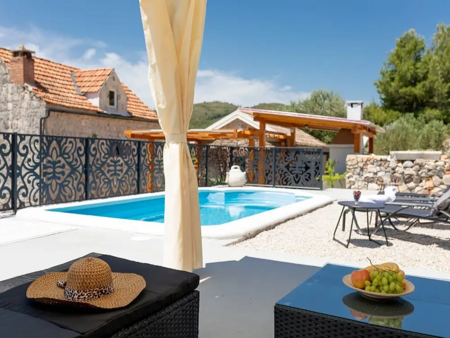 Stone House Prapatna