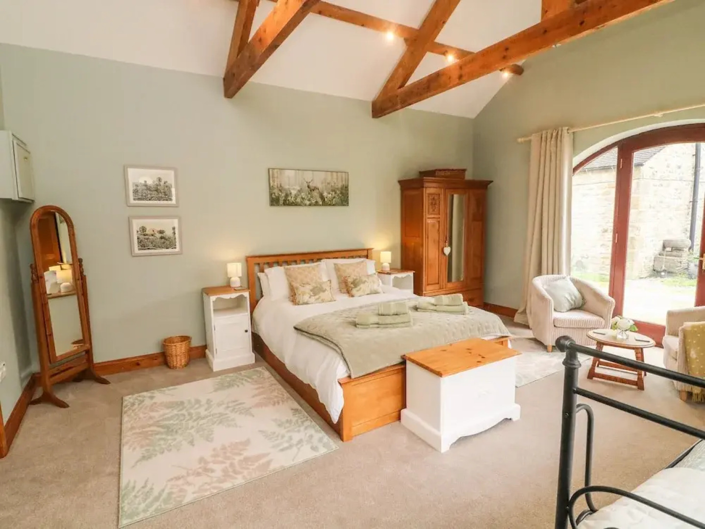 The Arches Larklands