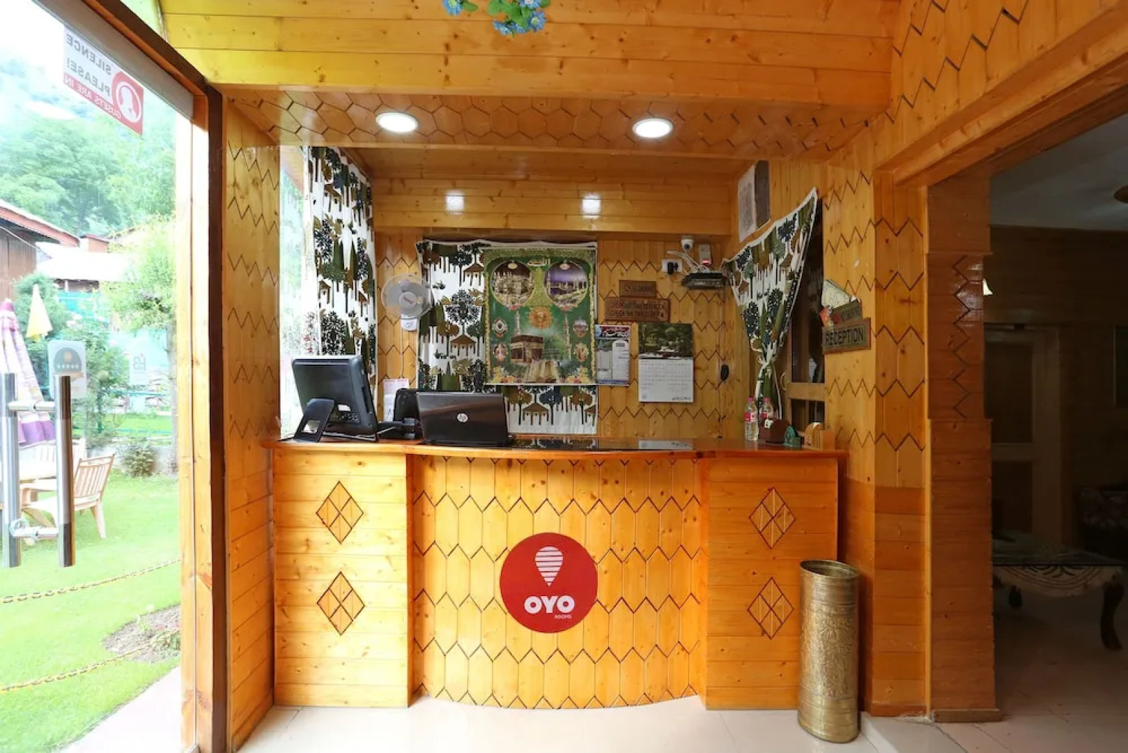 OYO 9084 Hotel Tourist Palace