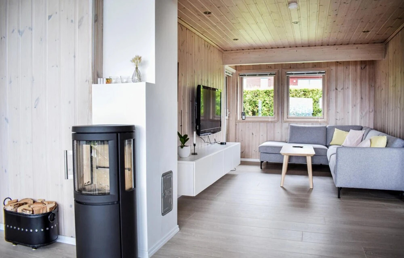 Stunning Home in Bjoa With 4 Bedrooms and Wifi